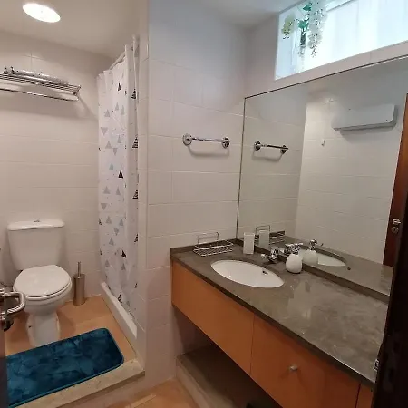 Centre לאגוּ‏ש