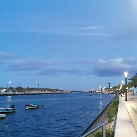 Centre * לאגוּ‏ש